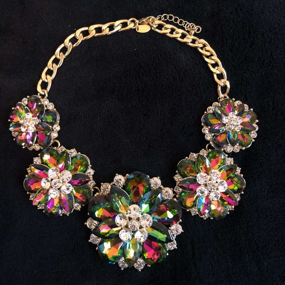 Gorgeous statement necklace